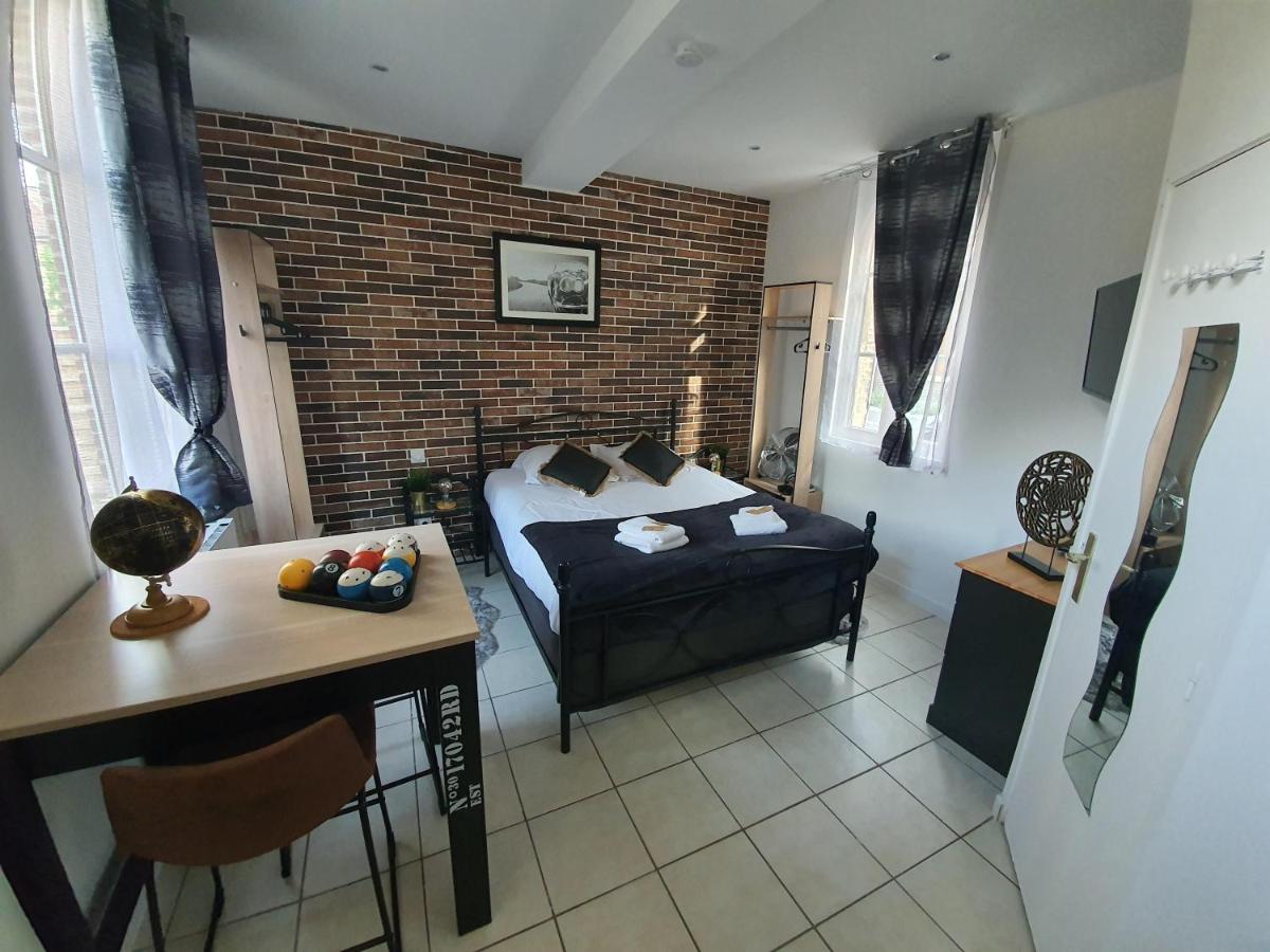 Appartement Indus En Centre Ville Avec Parking Honfleur Exterior foto